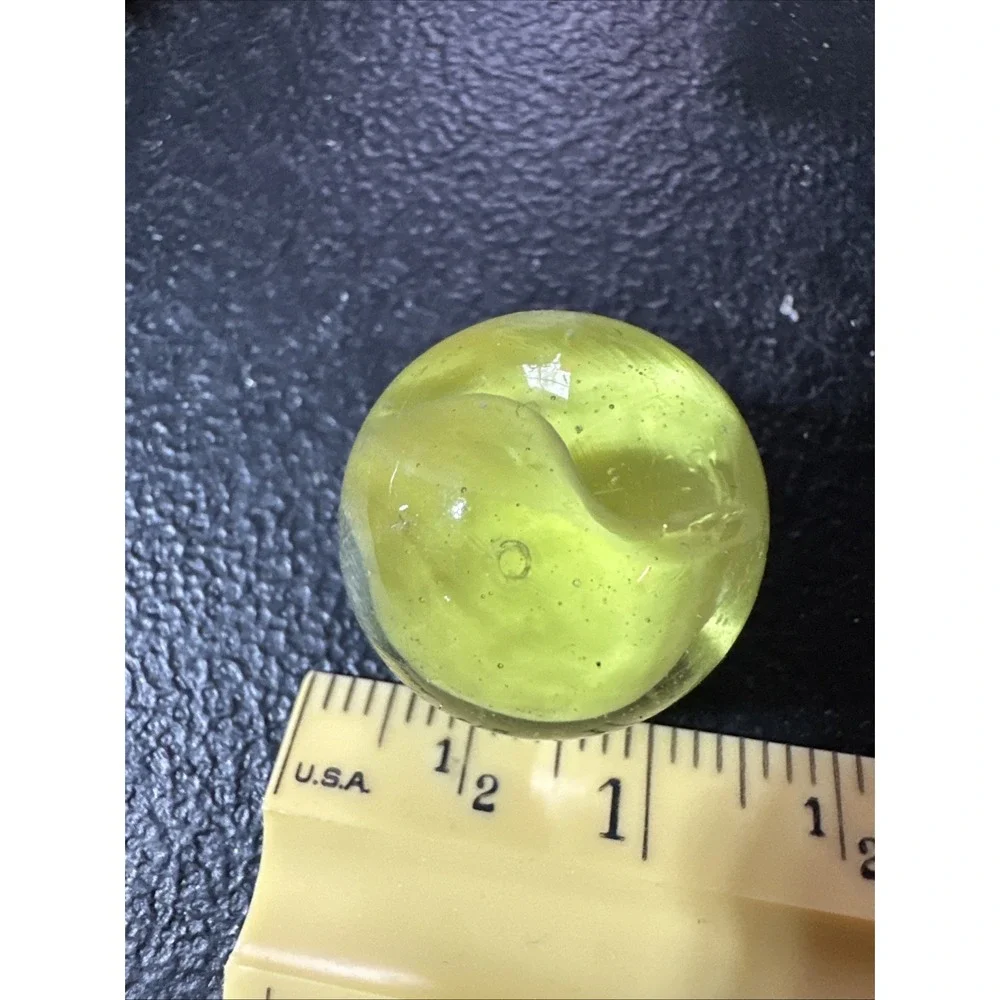 Vintage Cat's Eye Art Glass Marble Collectible Yellow Banana Peach Flower Vein‎